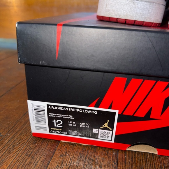 Jordan 1 Low Bread Toe - Picture 7 of 7